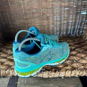 Asics Sz 7.5 Women's Gel Nimbus 17 Lite-Show Running Shoes